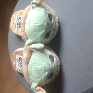 Star Wars Mandalorian Green and Tan Yoda Slippers
